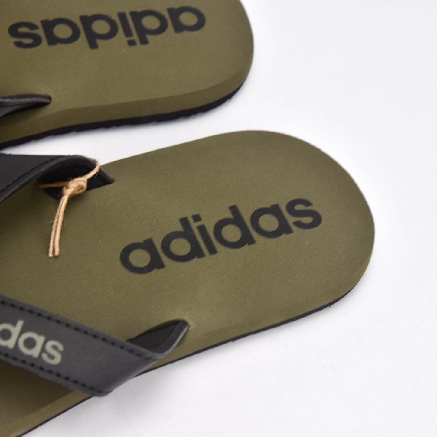 ADIDAS EEZAY FLIP FLOP Référence : HP2928