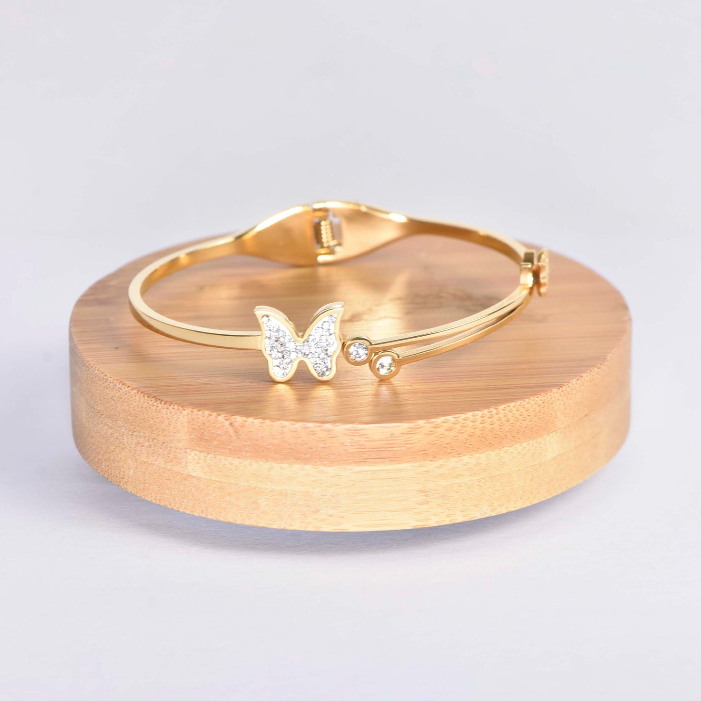 BRACELET LUMIÈRE DE PAPILLIONS DORÉ Référence : 300175
