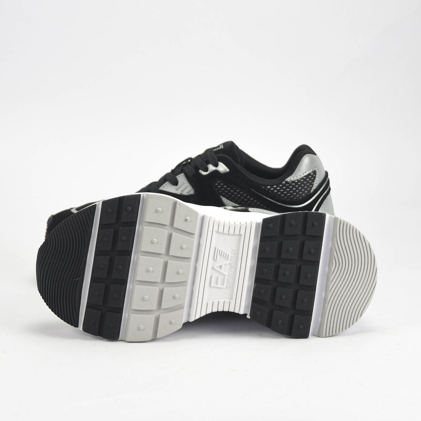 EMPORIO ARMANI SHOES Référence : X8X237-XK425-N763