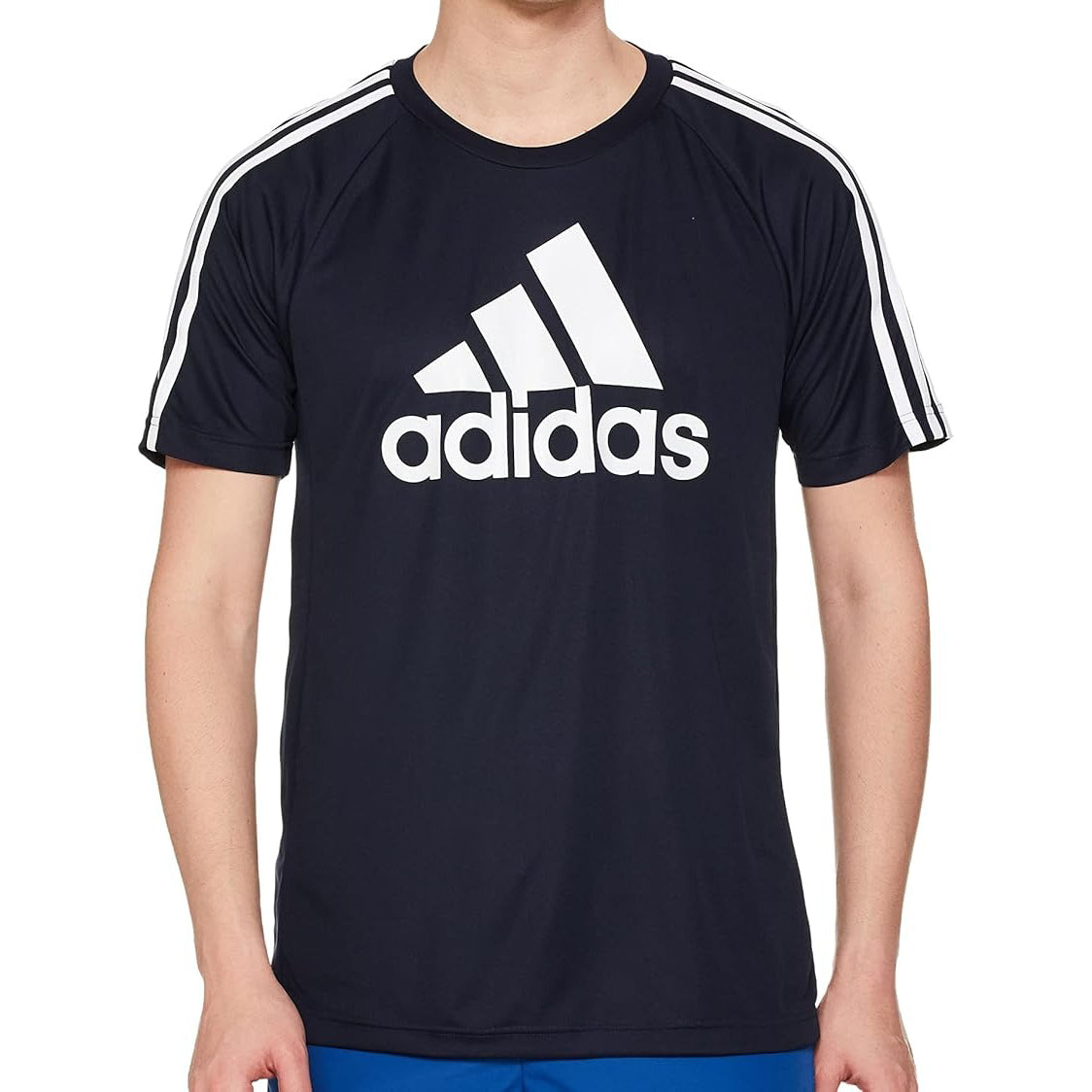 Adidas Essentials 3-Stripes Tee – T-shirt Homme Confort & Style Sport 🇩🇿 تيشيرت Adidas Essentials بثلاثة خطوط – راحة وأناقة رياضية | رجالي