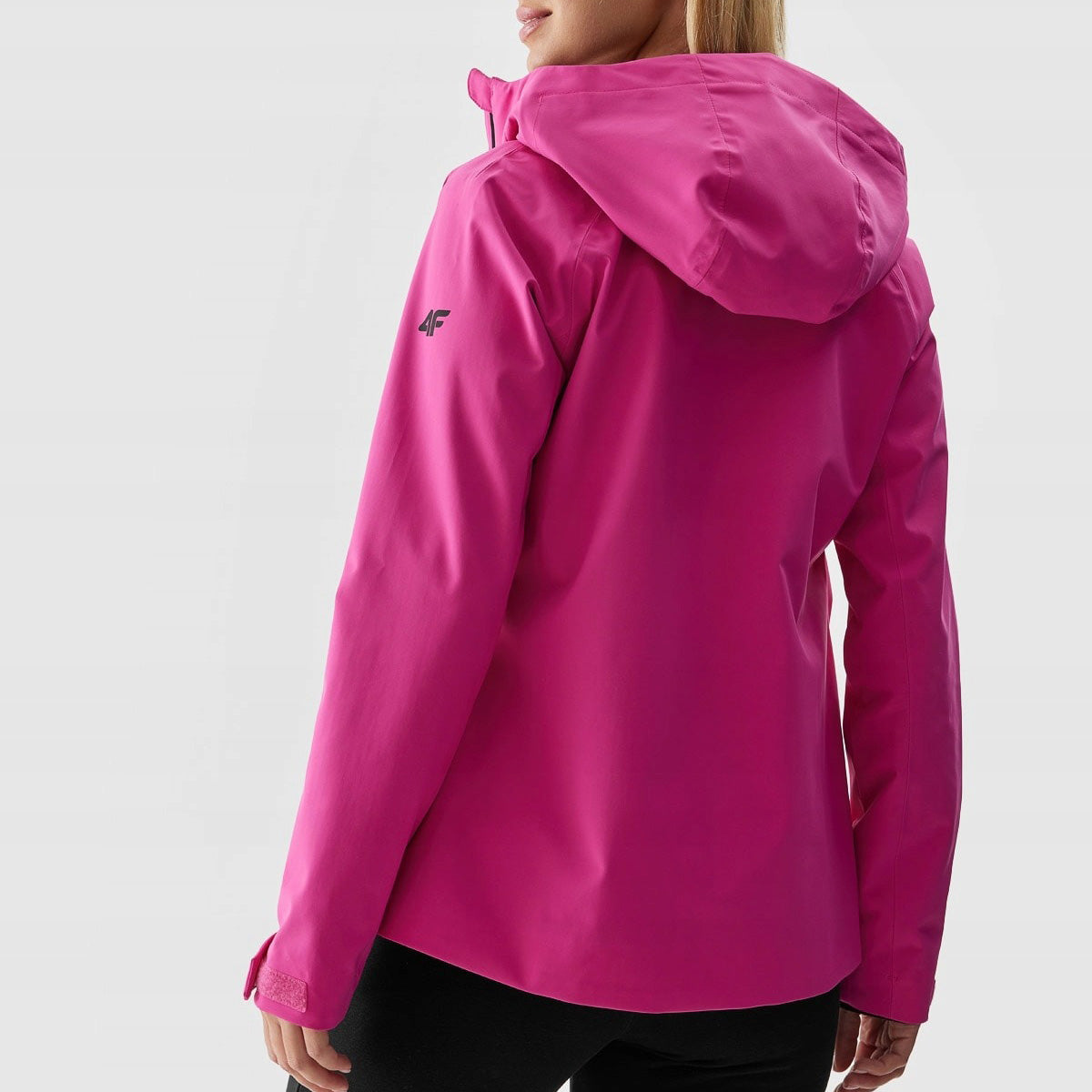 Veste 4F Femme – Confort & Style Sportif Moderne 🇩🇿 سترة 4F نسائية – راحة وأناقة رياضية عصرية