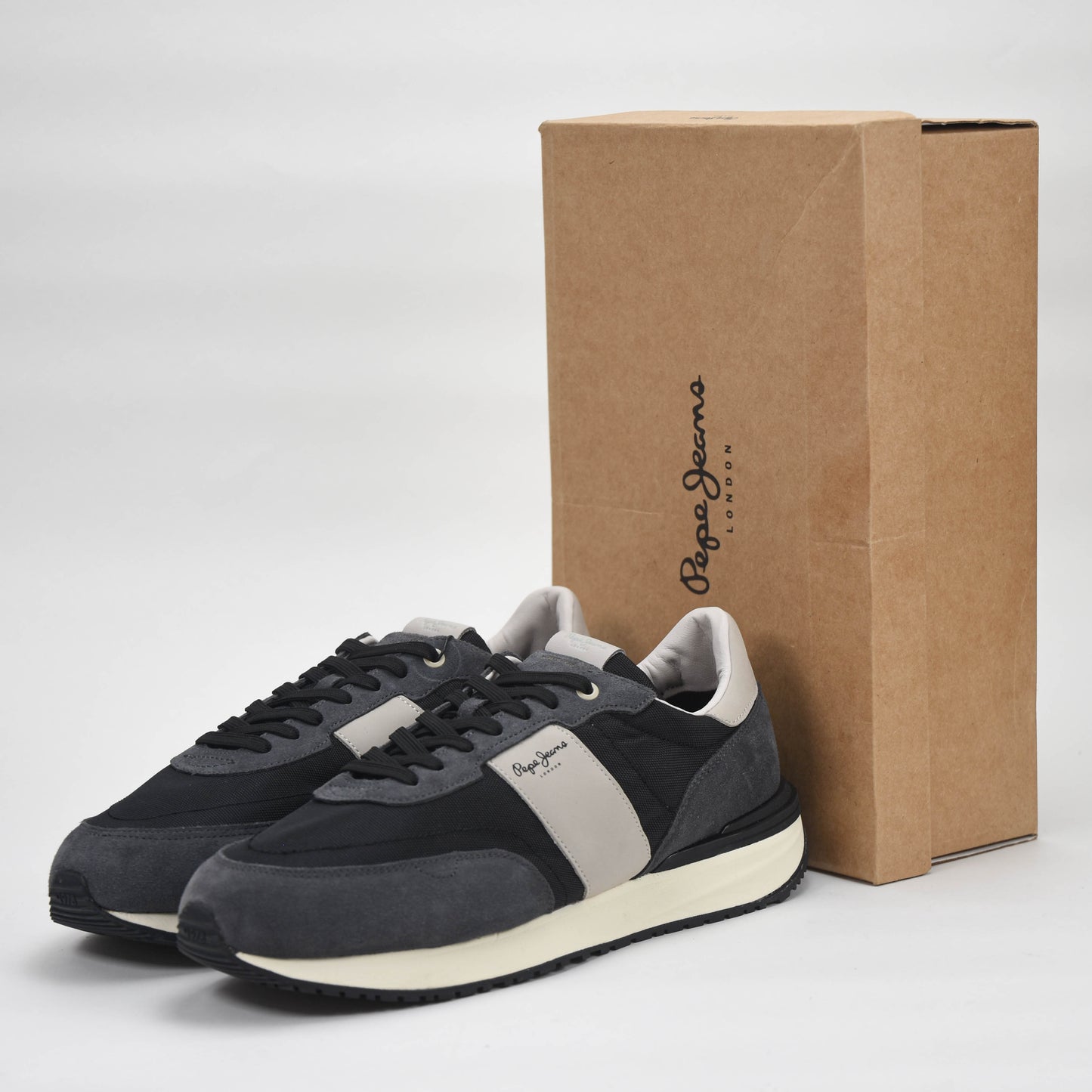Pepe Jeans SHOES Référence : PMS60020-999