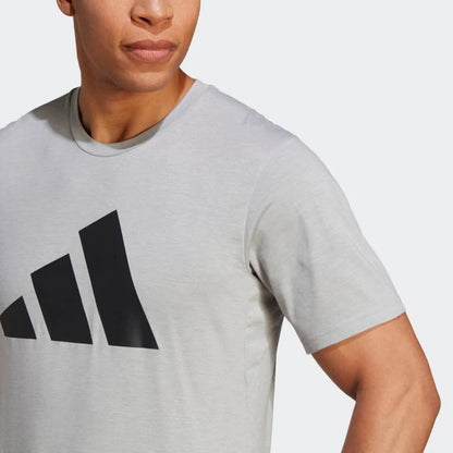 Adidas Essentials 3-Stripes Tee – T-shirt Homme Confort & Style Sport 🇩🇿 تيشيرت Adidas Essentials بثلاثة خطوط – راحة وأناقة رياضية | رجالي